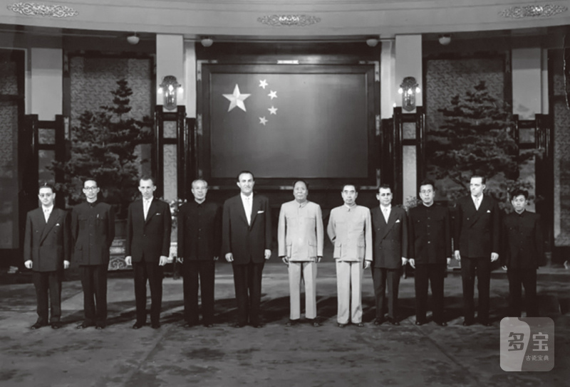清同治 青花竹石芭蕉图玉壶春瓶 - 图2